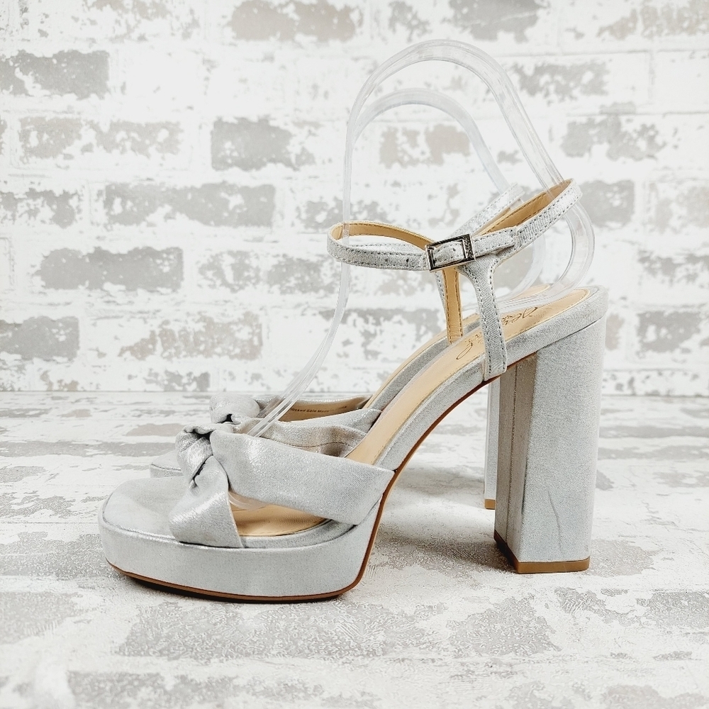 Jewel Badgley Mischka Valencia Square Toe Evening Platform Sandals C839